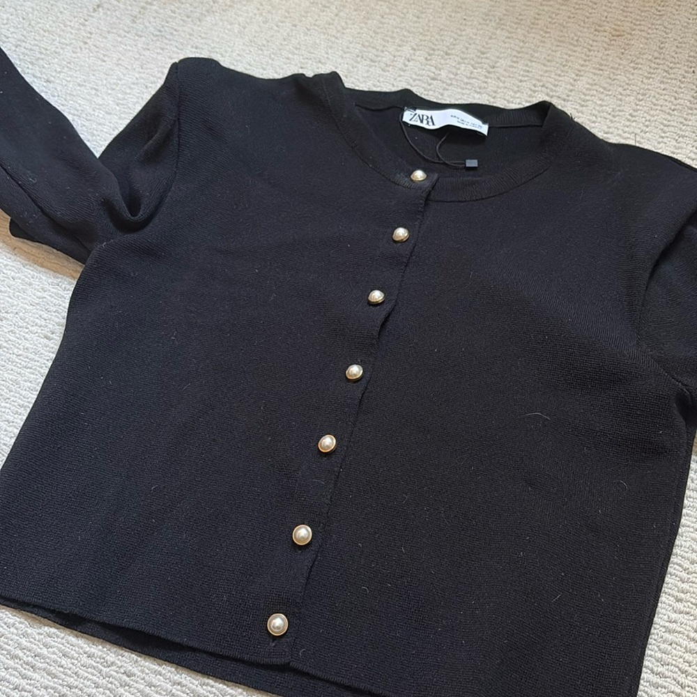 Zara Black Viscose Knit Cardigan with Padded Shoulders and Pearl Buttons - Picture 4 of 10